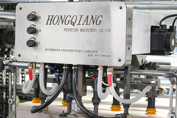 Што ги прави целосно автоматските машини за ламинирање привлечна надградба за завршна обработка на печатење?